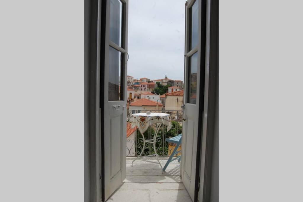 Villa Soultana'S Antique House Plomari Exterior foto